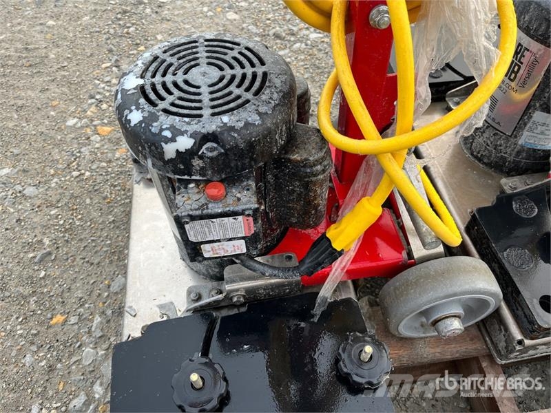 Quantity of (4) Square Scrub EBG28 Walk-Behind Ele Druge prikolice