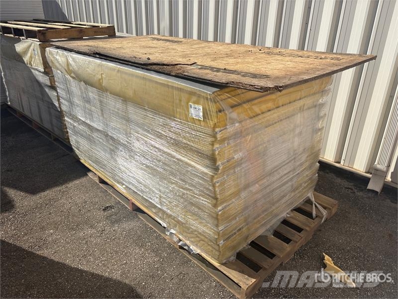 Quantity of (46) 1 in x 48 in x 85 in Fiberglass I Vitle, dvigala in gradbeni dvižni sistemi