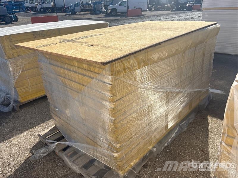  Quantity of (46) 1 in x 48 in x 85 in Fiberglass I Vitle, dvigala in gradbeni dvižni sistemi