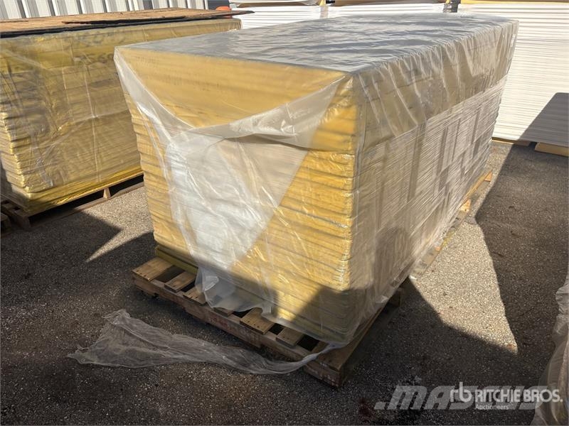  Quantity of (46) 1 in x 48 in x 85 in Fiberglass I Vitle, dvigala in gradbeni dvižni sistemi