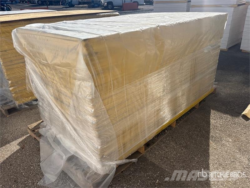  Quantity of (46) 1 in x 48 in x 85 in Fiberglass I Vitle, dvigala in gradbeni dvižni sistemi