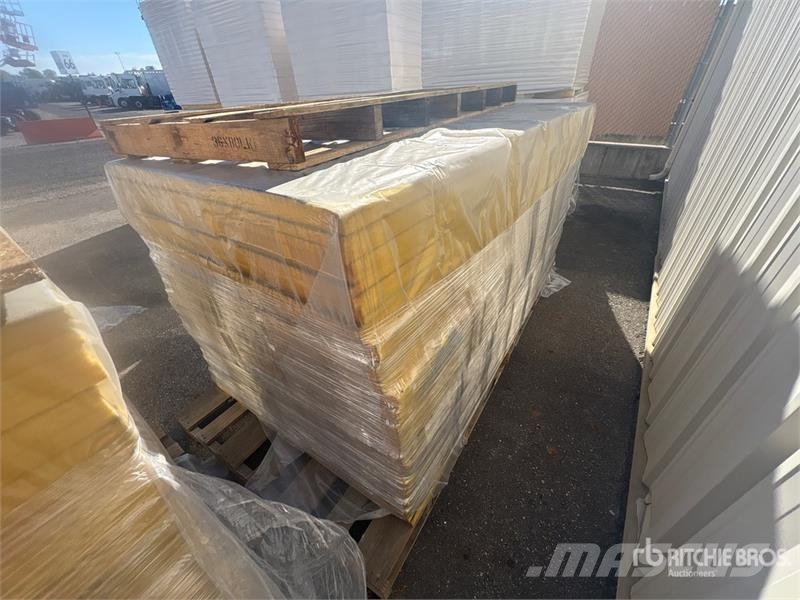 Quantity of (46) 1 in x 48 in x 85 in Fiberglass I Vitle, dvigala in gradbeni dvižni sistemi