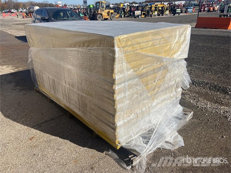 Quantity of (46) 1 in x 48" in x 85 in Fiberglass Vitle, dvigala in gradbeni dvižni sistemi