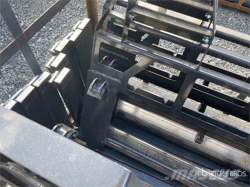  Quantity of (5)  AGT JDCPF42-2200-FF 42 in 2200 lb شوكات