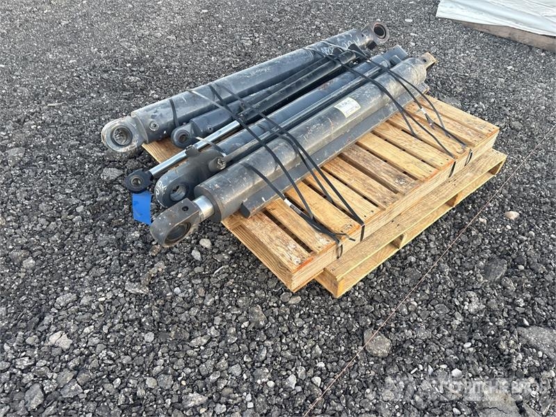  Quantity of (5) Hydraulic Cylinder Transport – ostalo