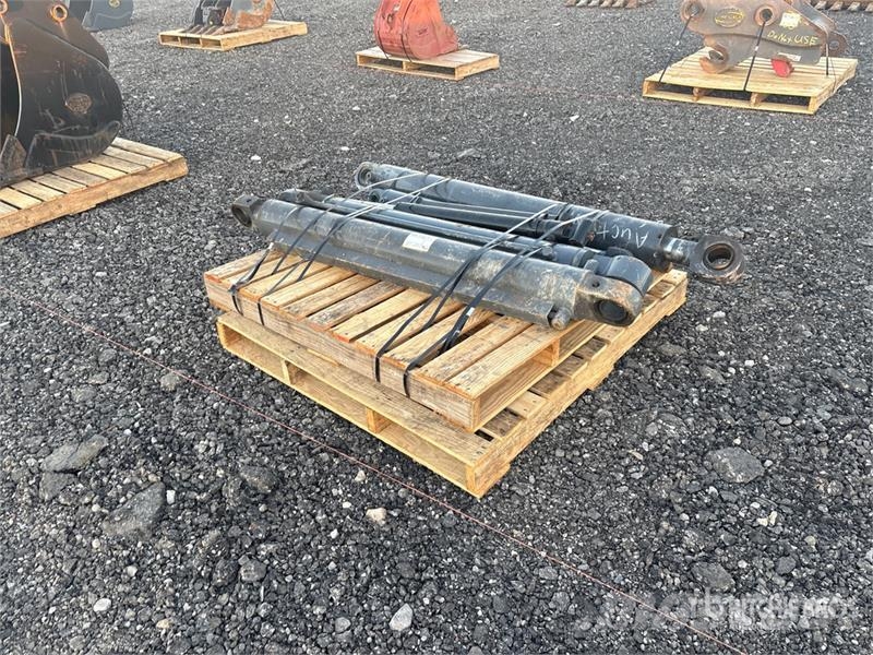  Quantity of (5) Hydraulic Cylinder Transport – ostalo