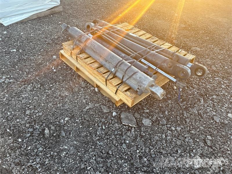  Quantity of (5) Hydraulic Cylinder Transport – ostalo