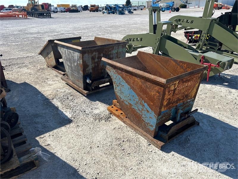 Quantity of (5) Self-Dumping Hopper Dėžės ir piltuvai
