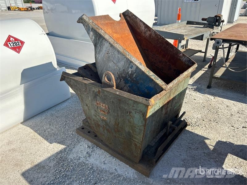 Quantity of (5) Self-Dumping Hopper Dėžės ir piltuvai