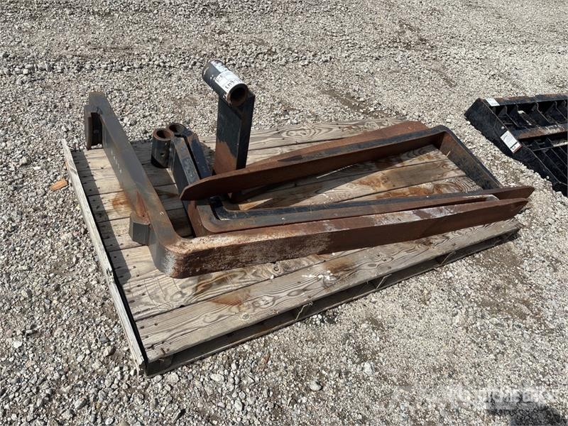 Quantity of (5) Wheel Loader Forks Vilice