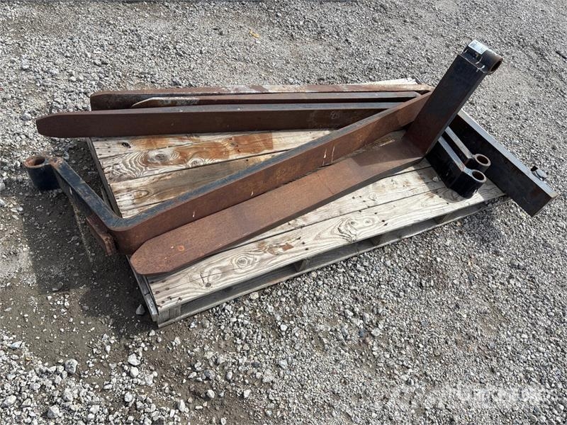 Quantity of (5) Wheel Loader Forks Vilice