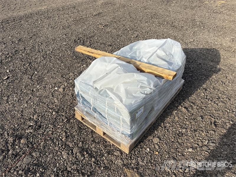 Quantity of (50) Boxes of 5/8 in x 10 in Anchor Bo Verricelli, paranchi e sollevatori per materiali