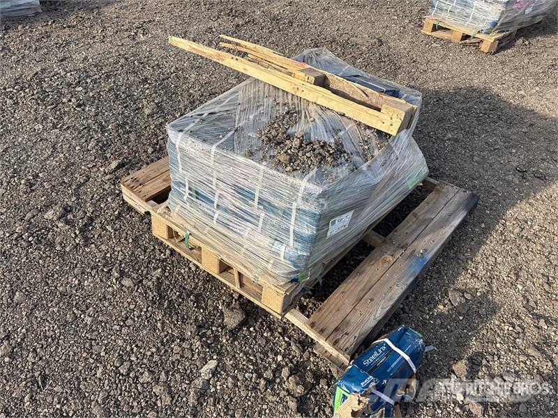  Quantity of (50) Boxes of 5/8 in x 10 in Anchor Bo Montacargas y elevadores de material