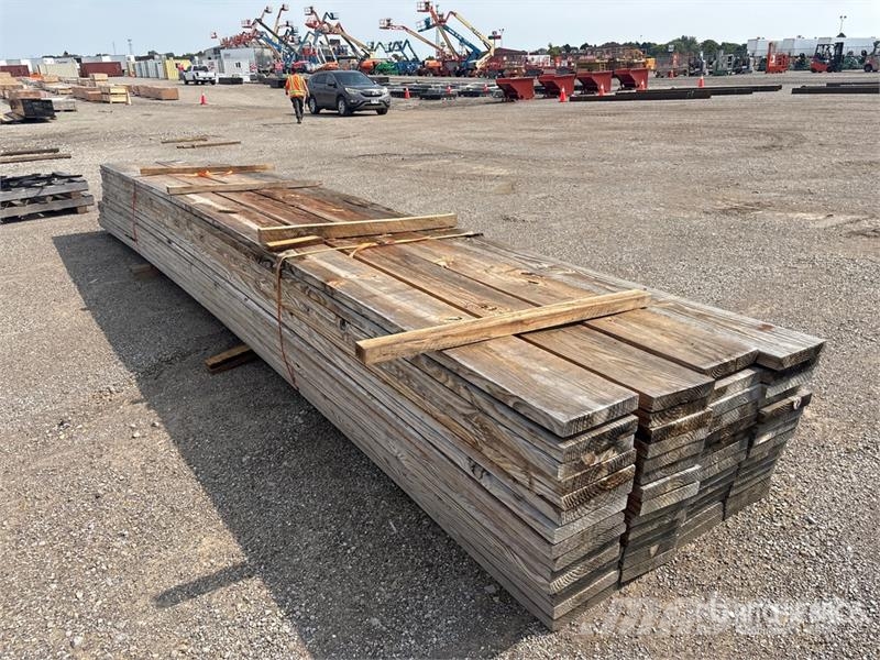 Quantity of (56) 2 in x 10 in x 20 ft SYP Lumber Andet tilbehør