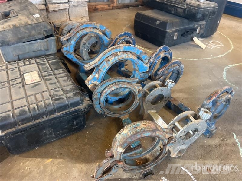 Quantity of (6) Electric Fuse Socket Clamps Other components