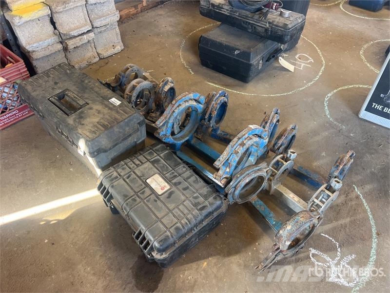 Quantity of (6) Electric Fuse Socket Clamps Other components