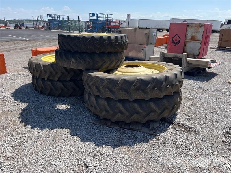 Quantity of (6) Wheels & Tires - Fits John Deere 8 Ruedas