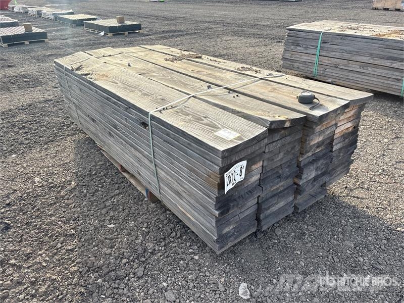  Quantity of (64) 2 in x 12 in x 8 ft SYP Lumber Outros componentes