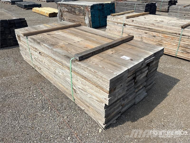 Quantity of (64) 2 in x 12 in x 8 ft SYP Lumber Otros componentes