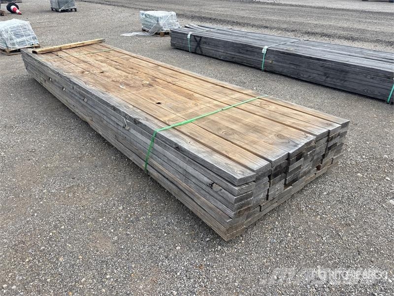 Quantity of (64) 2 in x 6 in x 13 ft 8 in SYP Lumb Otros componentes
