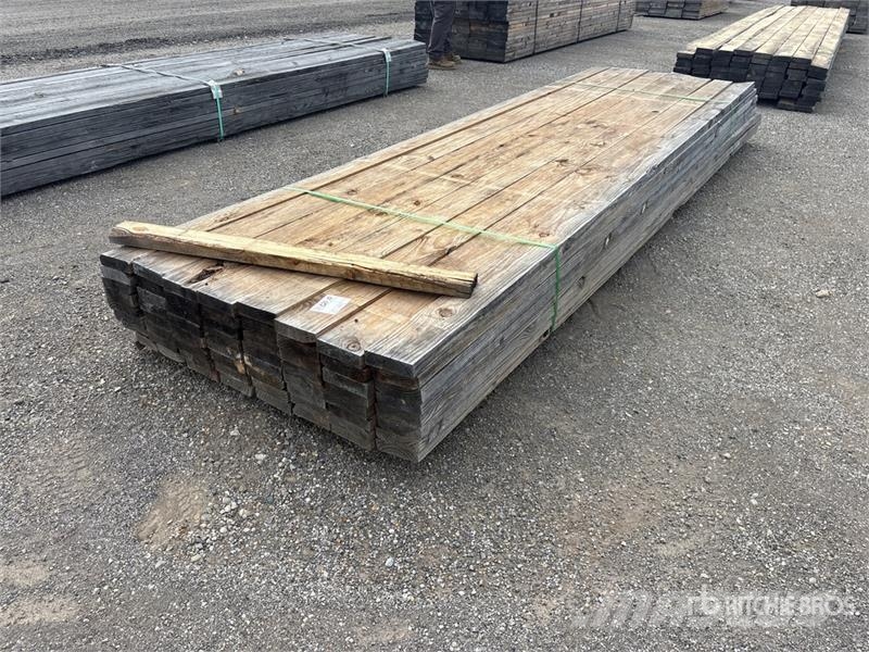 Quantity of (64) 2 in x 6 in x 13 ft 8 in SYP Lumb Otros componentes