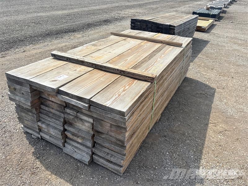 Quantity of (64) 2 in x 12 in x 8 ft SYP Lumber Otros componentes