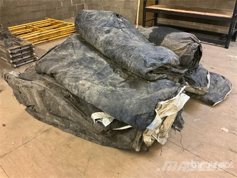 Quantity of (7) Concrete Blankets 건설 장비 - 기타