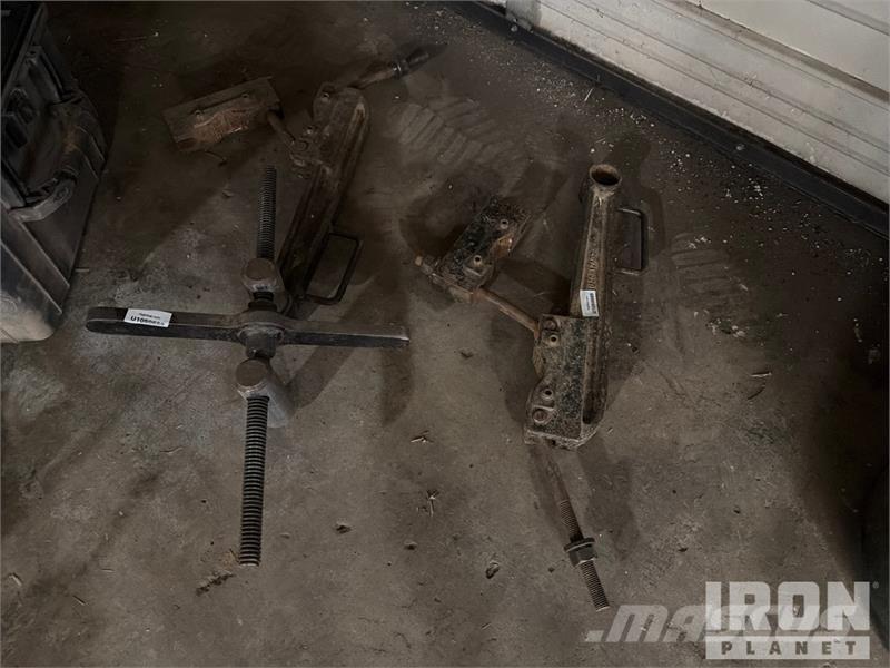  Quantity of (7) Drilling Tools 油氣鑽掘設備