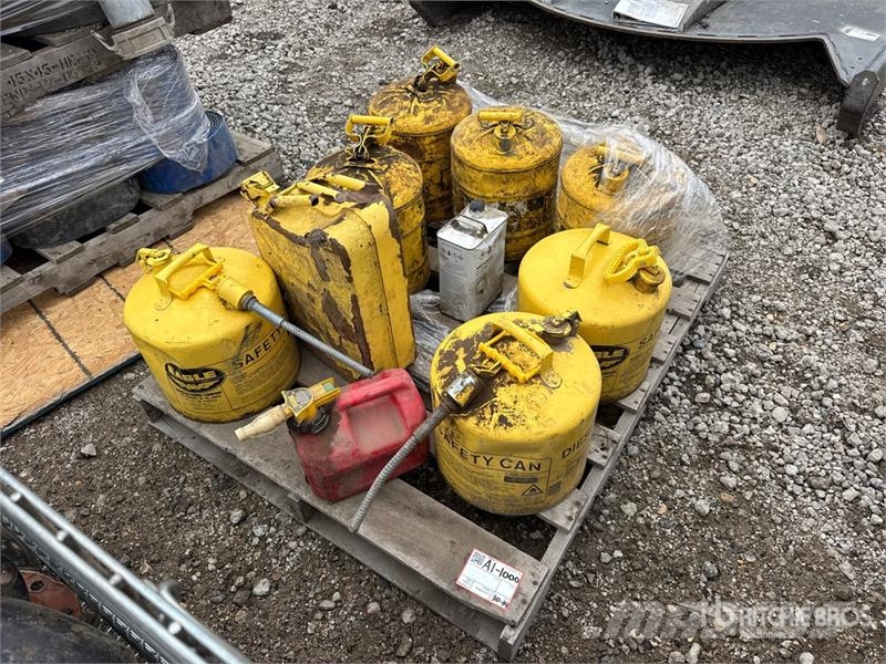 Quantity of (7) Justrite Flammable Liquid Safety C Outros componentes