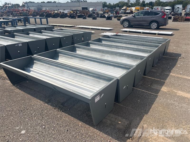  Quantity of (7)  Kit Containers CF-90-V Livestock  Hranilnice živine