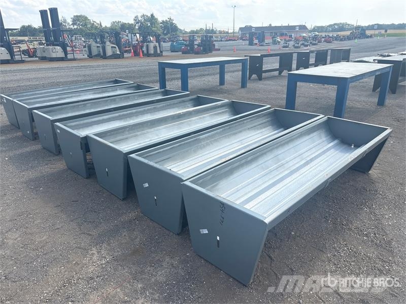  Quantity of (7)  Kit Containers CF-90-V Livestock  Hranilnice živine