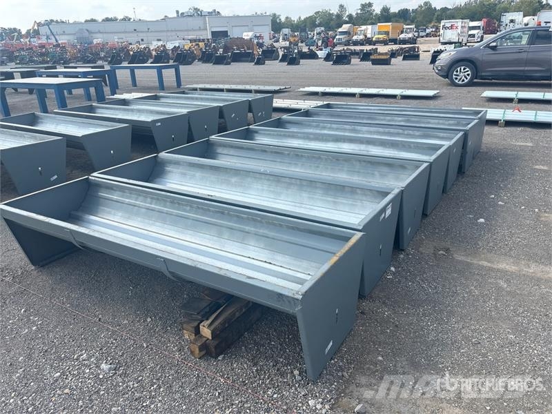  Quantity of (7)  Kit Containers CF-90-V Livestock  Hranilnice živine