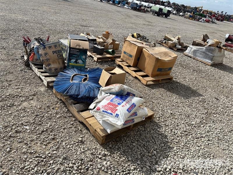 Quantity of (7) Pallets of Parts Andet tilbehør