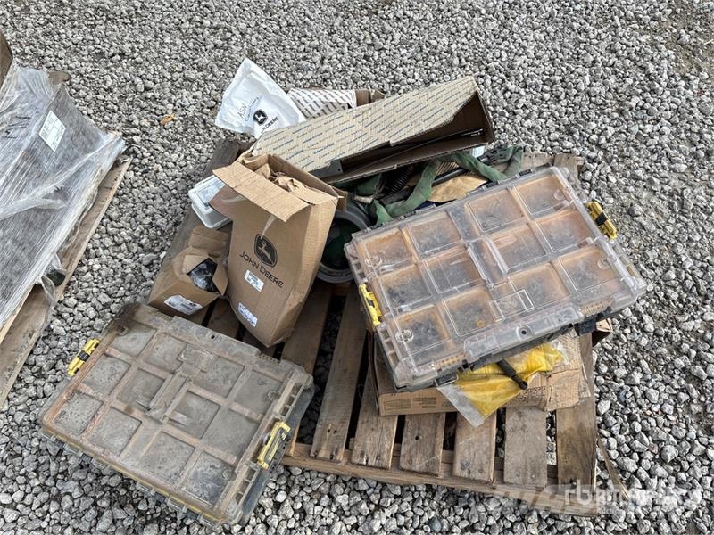 Quantity of (7) Pallets of Parts Andet tilbehør