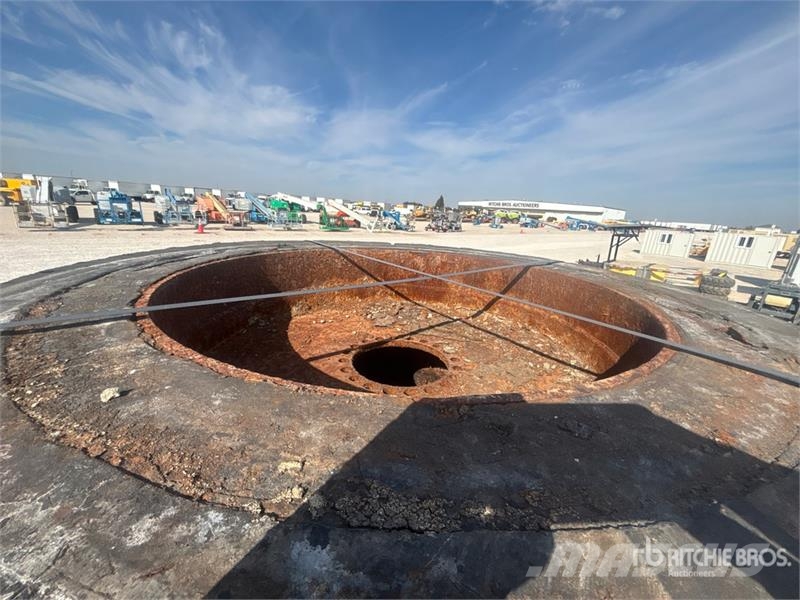 Quantity of (7) Solid Rubber Tires Gume, točkovi i felne