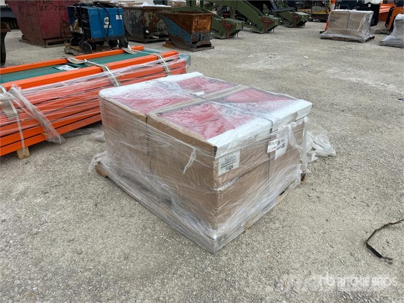  Quantity of (8) 5 Gallon Liquid Utility Jug Otros componentes