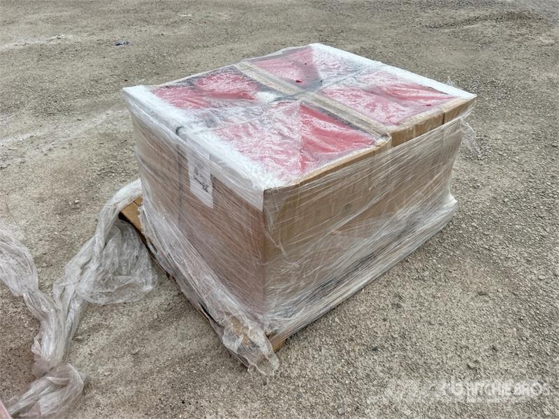  Quantity of (8) 5 Gallon Liquid Utility Jug Otros componentes