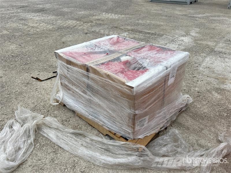  Quantity of (8) 5 Gallon Liquid Utility Jug Otros componentes