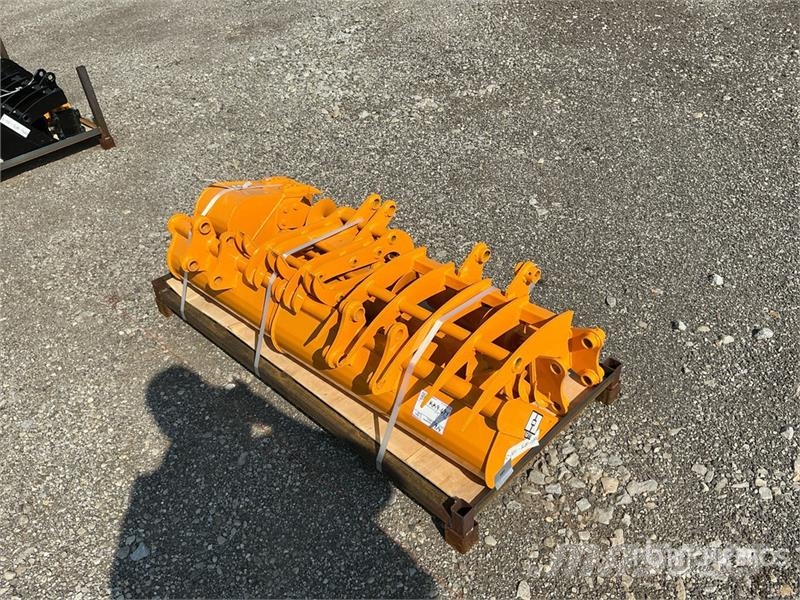  Quantity of (8)  GIYI Cat 301 GYA-8 Mini Excavator Other components