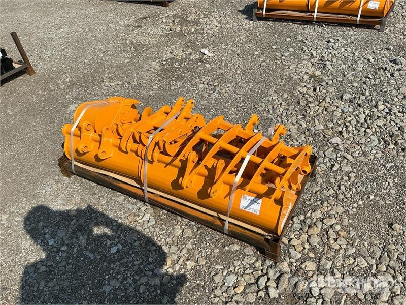 Quantity of (8) GIYI Cat 301 GYA-8 Mini Excavator Other components