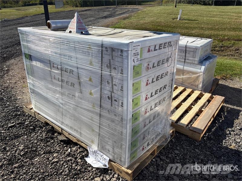  Quantity of (8) Hard Tri-Fold Tonneau Cover (Unuse Transportes - Outros
