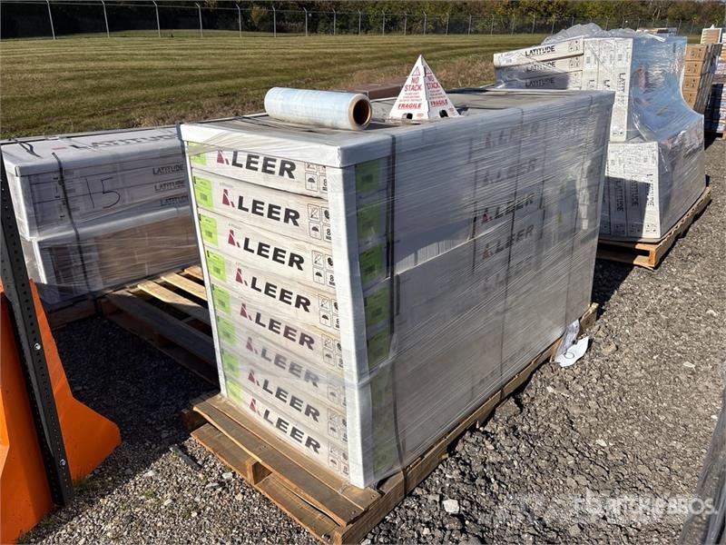  Quantity of (8) Hard Tri-Fold Tonneau Cover (Unuse Transportes - Outros
