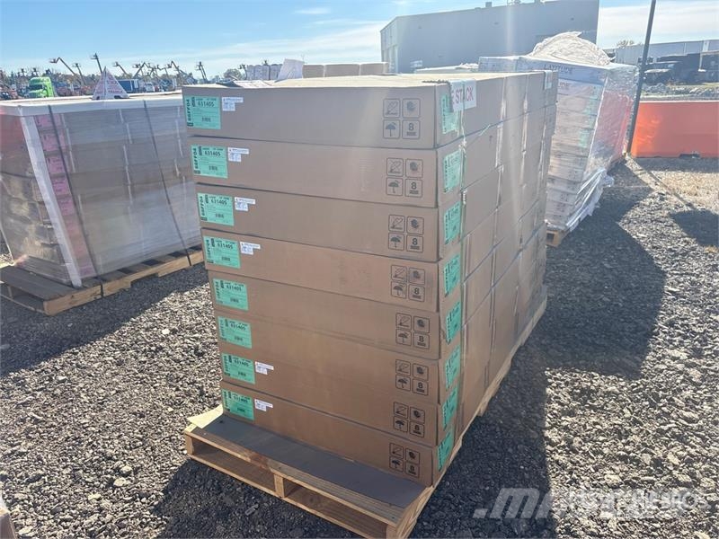  Quantity of (8) Leer HF350M 3-Panel Folding Tonnea Transportes - Outros
