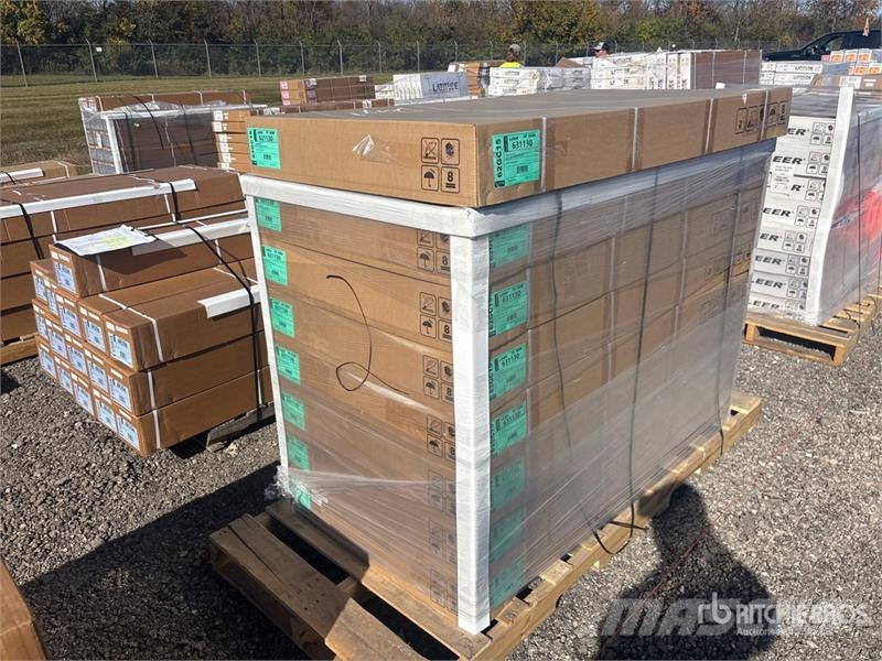  Quantity of (8) Leer HF350M 3-Panel Folding Tonnea Transportes - Outros
