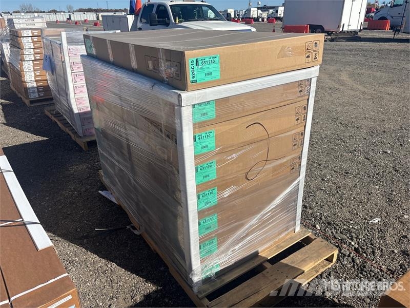  Quantity of (8) Leer HF350M 3-Panel Folding Tonnea Transportes - Outros
