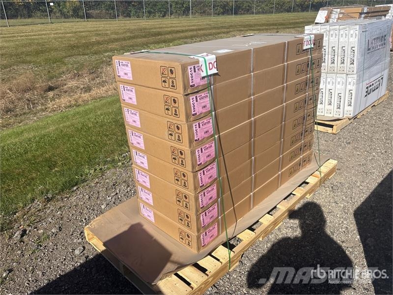  Quantity of (8) Leer HF650M Quad-Folding Tonneau C معدات النقل - غير ذلك