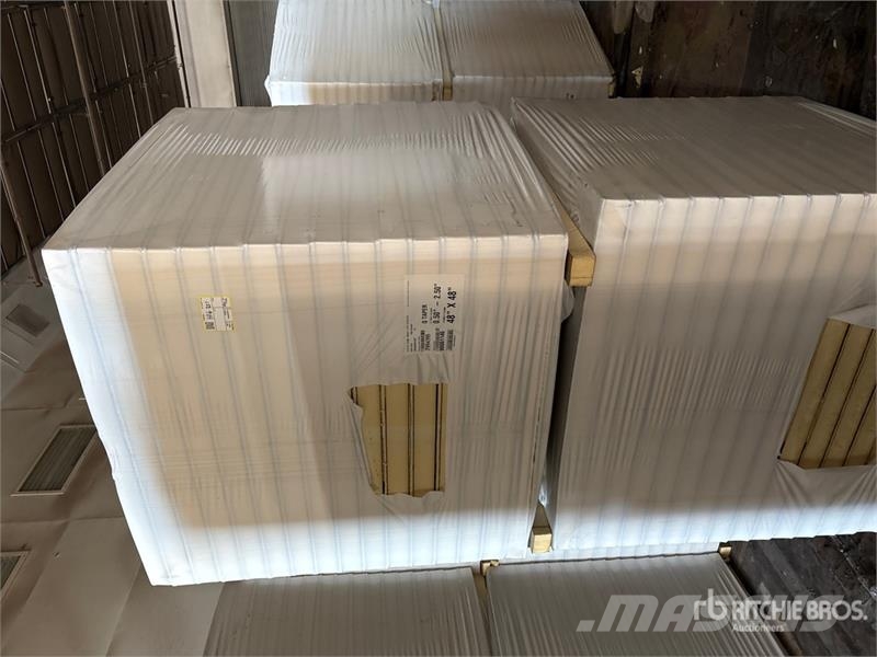  Quantity of (8) Pallets of Polyiso Insulation 윈치, 호이스트 및 자재 리프트