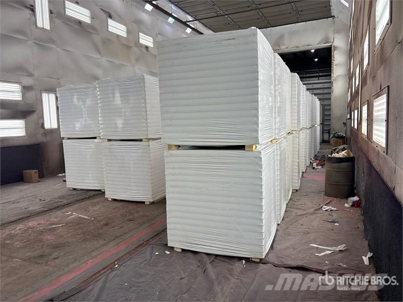  Quantity of (8) Pallets of Polyiso Insulation المصاعد والرافعات المادية