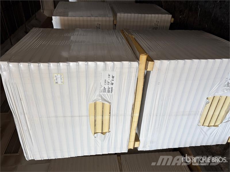  Quantity of (8) Pallets of Polyiso Insulation 윈치, 호이스트 및 자재 리프트