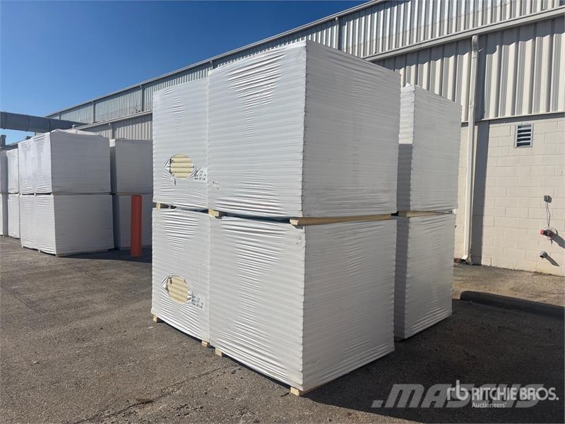  Quantity of (8) Pallets of Polyiso Insulation Vitle, dvigala in gradbeni dvižni sistemi